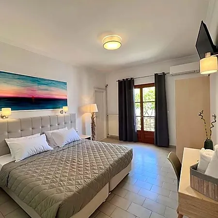 Athanasia Hotel *